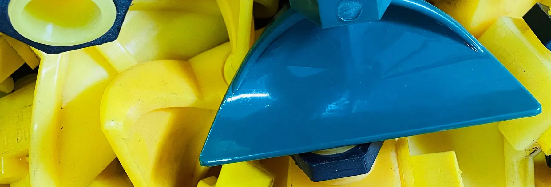Spray nozzles screens