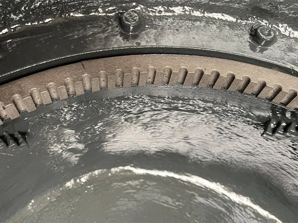 Pump housing recently refreshed with sic casting polymer