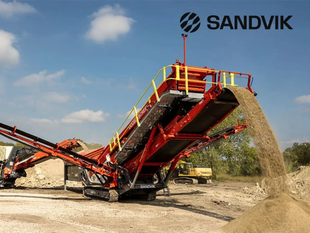 Siebanlagen Sandvik QA442e hybrid mobile screen on tracks