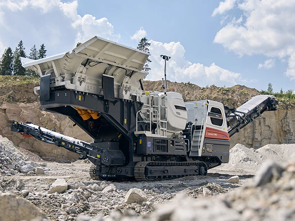 Metso Lokotrack LT400J mobile diesel-electric jaw crusher