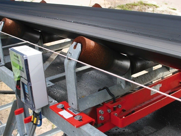 Scale installed on conveyor belt