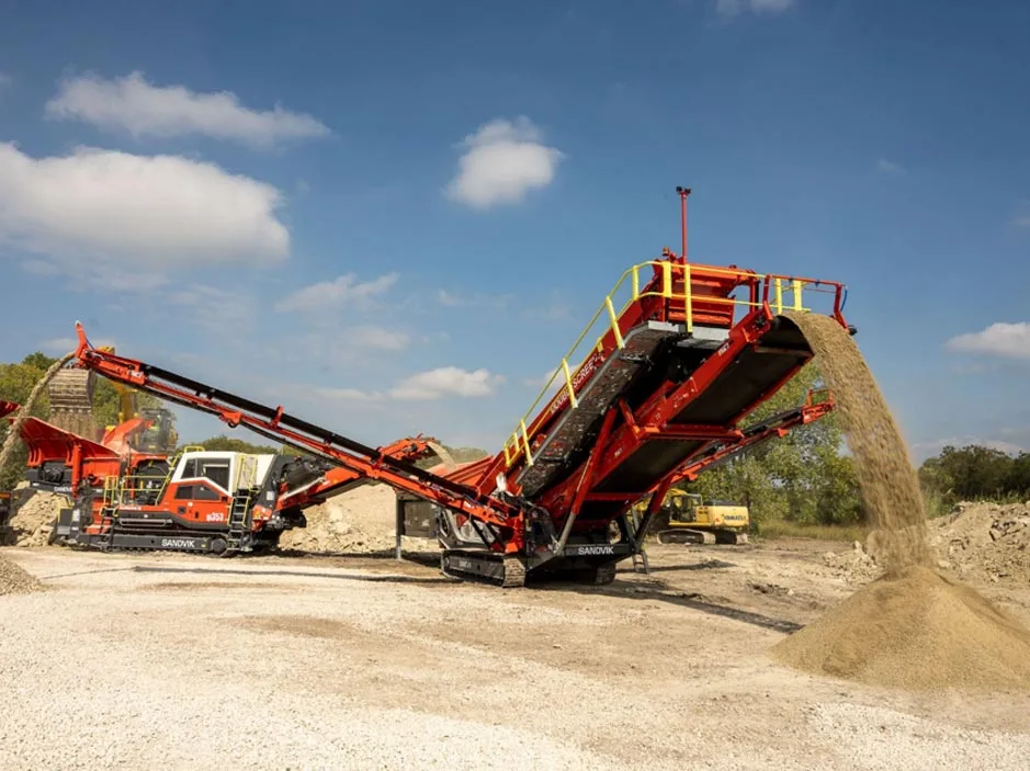 Sandvik QA442 mobile 2-deck screen, with Doublescreen technology