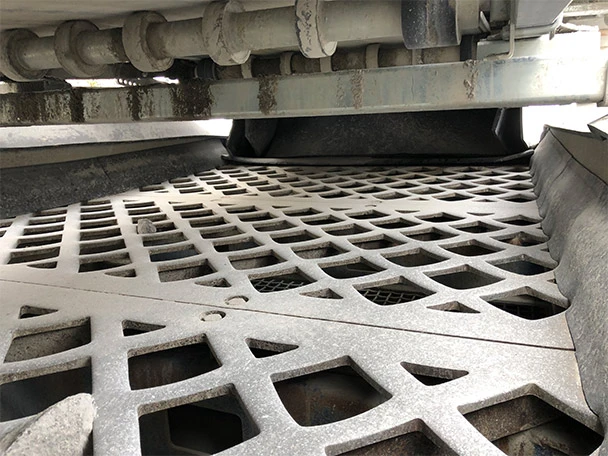 Steel plate screening media panel