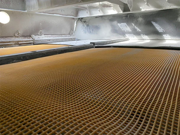 Reja tensioned screening media