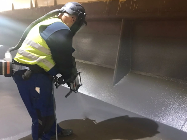train wagon spray coating